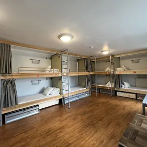 https://stchristopher-canal-hostel.fr-paris.fr